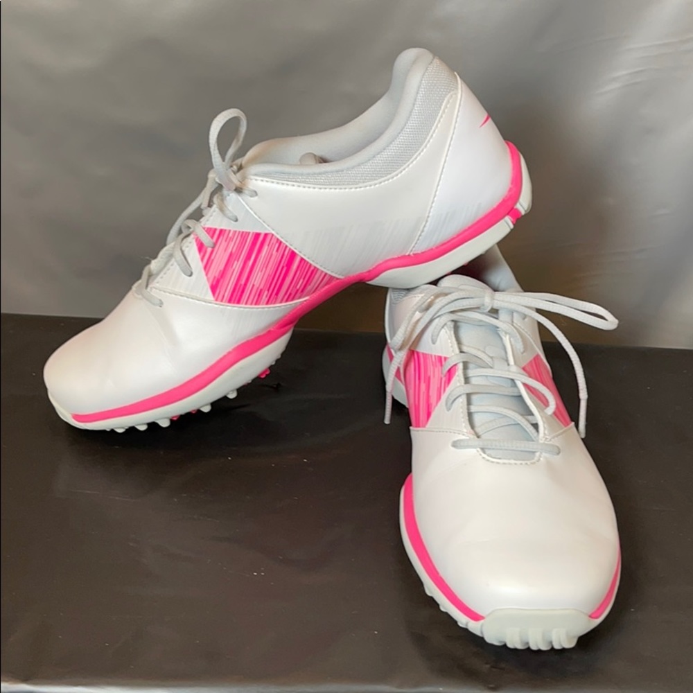 NIKE golf shoes